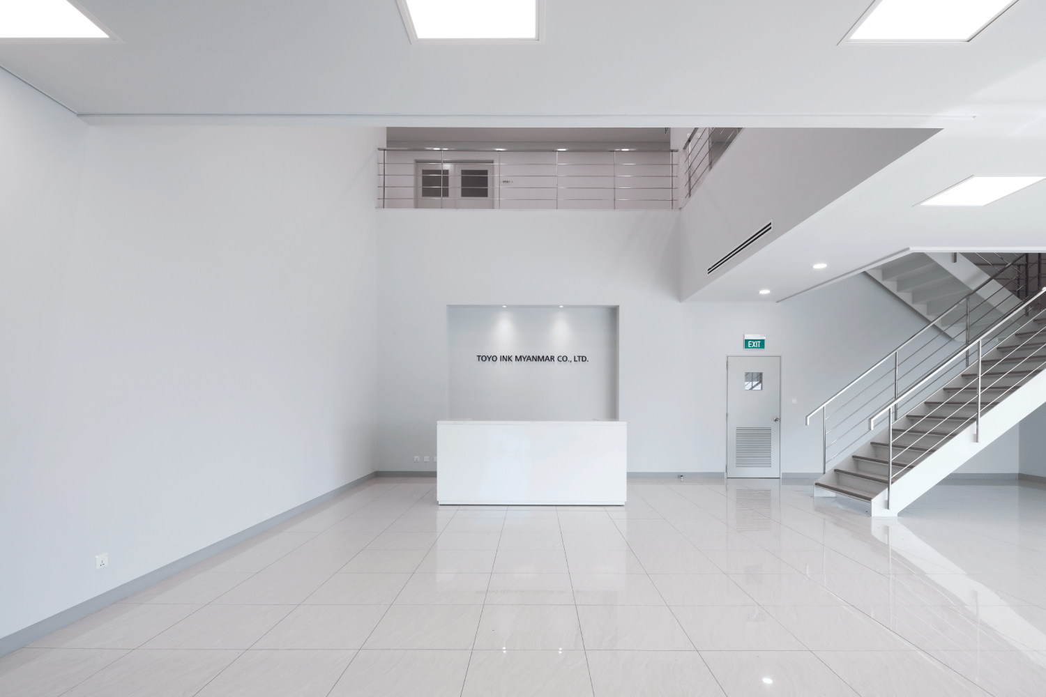 06-ENTRANCE_HALL-resized