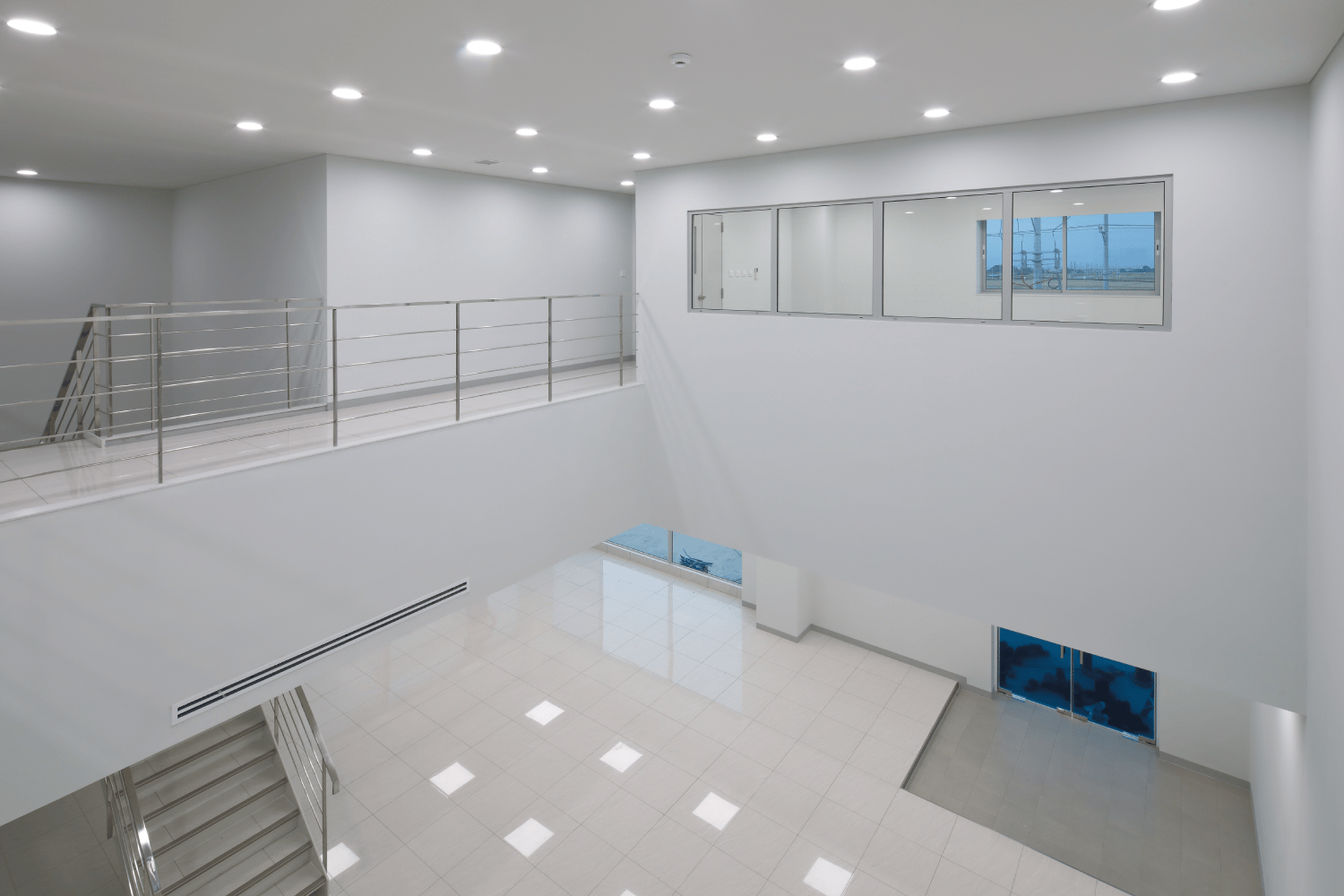 07-ENTRANCE_HALL_UPPER_VIEW