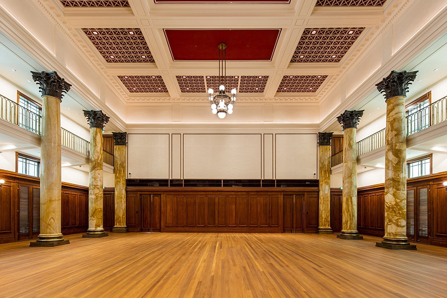 10._City_Hall_Chamber_1