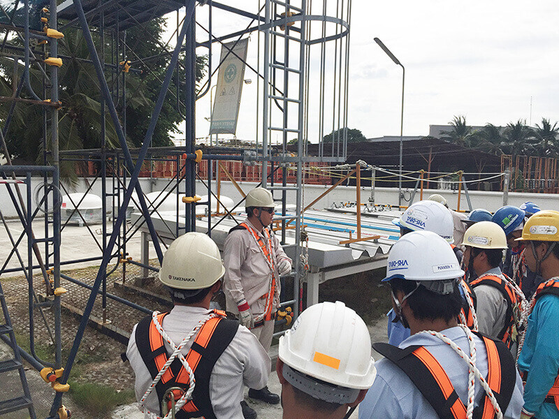 thailand_training-center_staff_01